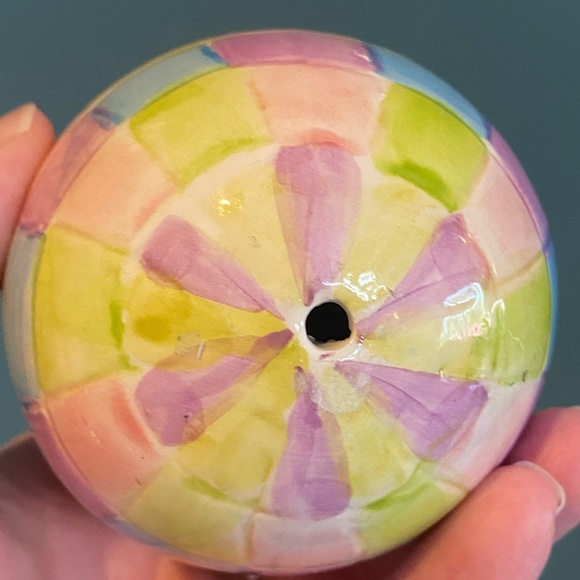 Set of 2 Ceramic Easter Eggs - Checkerboard and Dot pattern - Picture 3 of 3